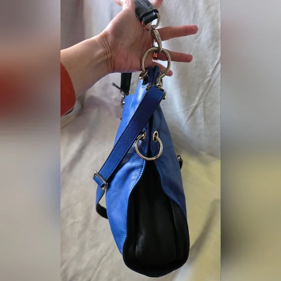 Blue Leather Shoulder Bag - Picture 6 of 16